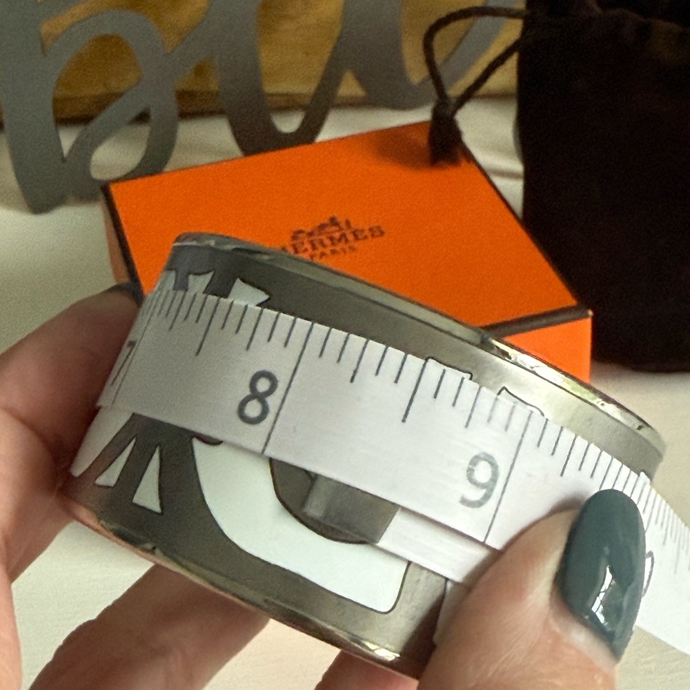 Hermes Gray, White and Silver Enamel Bangle Bracelet - Picture 7 of 10